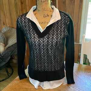 Simply vera Black Sweater with White Collar